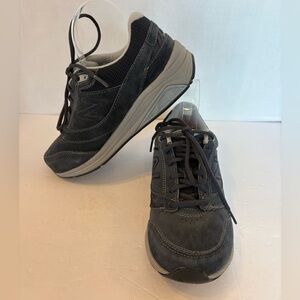 New Balance 928v3 blue suede sneakers size 7